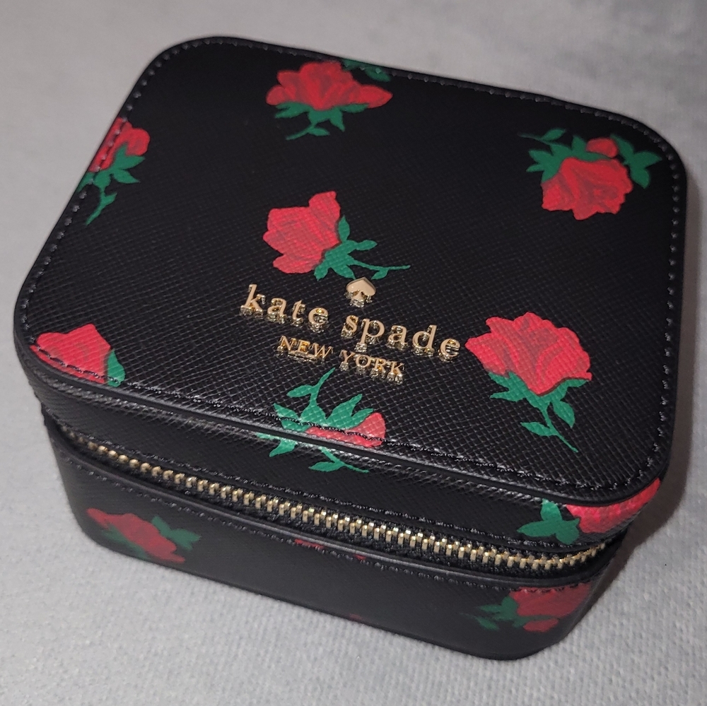 Kate ♠️ Jewelry Holder
